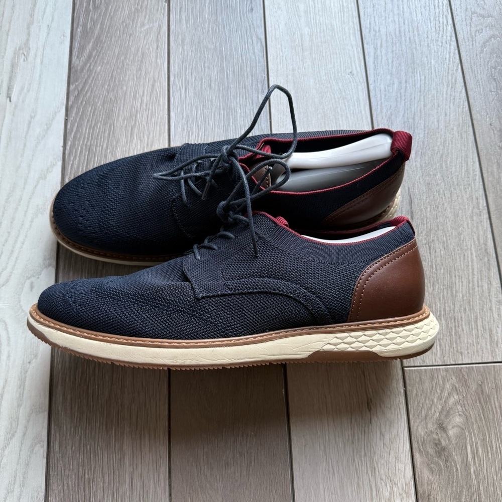 Vince Camuto Navy and Brown Oxfords - Picture 4 of 8